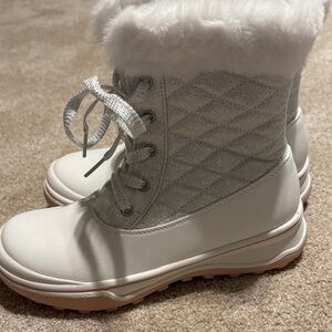 Kelly & Katie White Kids Snow Boots